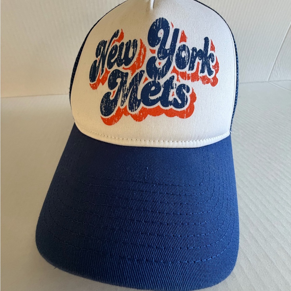 Throwback New Era Women’s NY Mets Mesh Trucker Cap - Vintage Syle